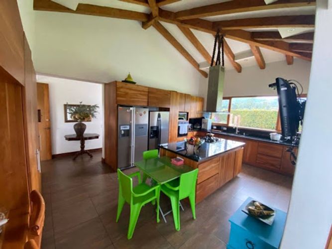 Casa de 3 alcobas en venta en El Bejuco, La Ceja, 375 m² · foto 8 de 12
