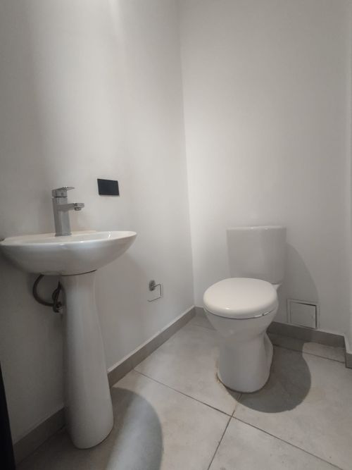 Casa de 4 alcobas en arriendo en Aeropuerto, Pereira, 402 m² · foto 13 de 17