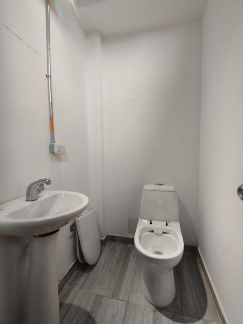 Casa de 4 alcobas en arriendo en Aeropuerto, Pereira, 402 m² · foto 10 de 17