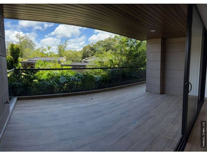 Apartamento de 3 alcobas en venta en Llano Grande, Rionegro, 191 m² · foto 2 de 24