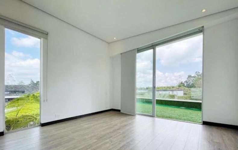 Casa de 6 alcobas en arriendo en Llano Grande, Rionegro, 560 m² · foto 10 de 18