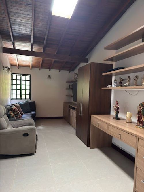 Casa de 4 alcobas en arriendo en La Clara, Guarne, 320 m² · foto 5 de 24
