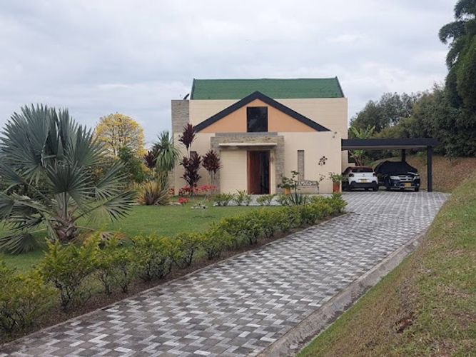 Casa de 3 alcobas en venta en Quirama, El Carmen de Viboral, 300 m² · foto 3 de 24