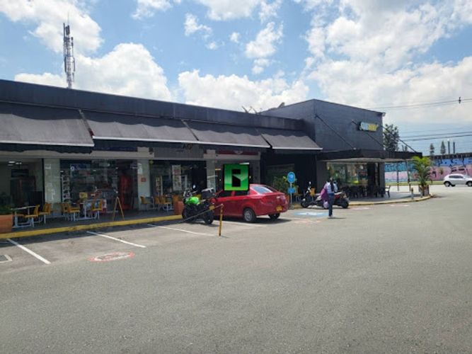 Local en arriendo en La Aguacatala, Medellín, 30 m² · foto 7 de 24