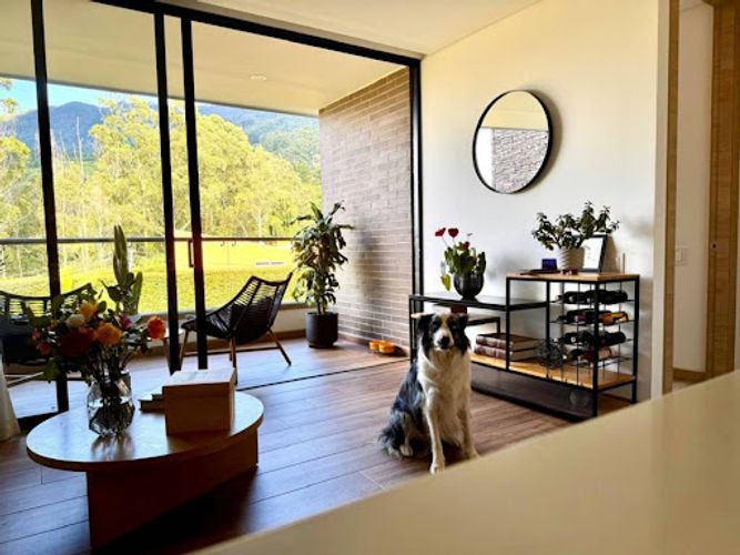Apartamento de 2 alcobas en venta en Loma Del Escobero, Envigado, 80 m² · foto 2 de 18