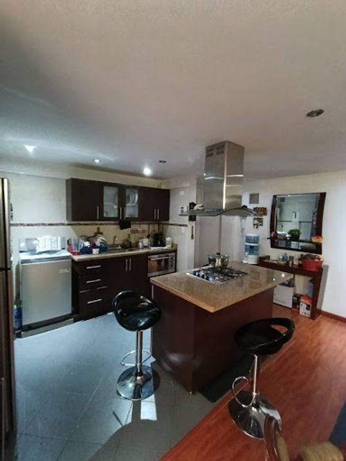 Apartamento de 5 alcobas en venta en La Calleja, Bogotá, 233 m² · foto 3 de 19