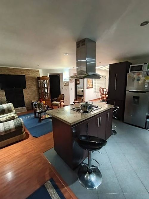 Apartamento de 5 alcobas en venta en La Calleja, Bogotá, 233 m² · foto 4 de 19