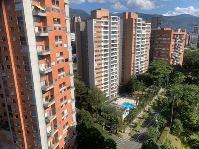Apartamento de 3 alcobas en venta en Los Balsos, Medellín, 184 m² · foto 16 de 21
