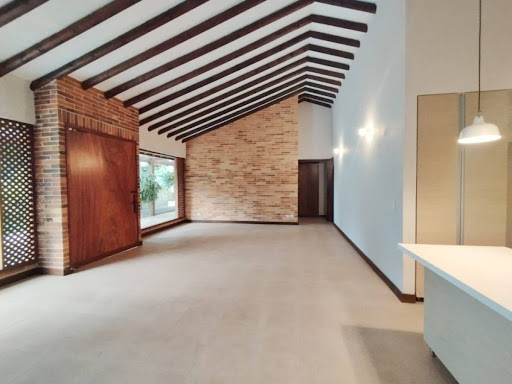 4BR House in Loma de las brujas (320 m²) - 4