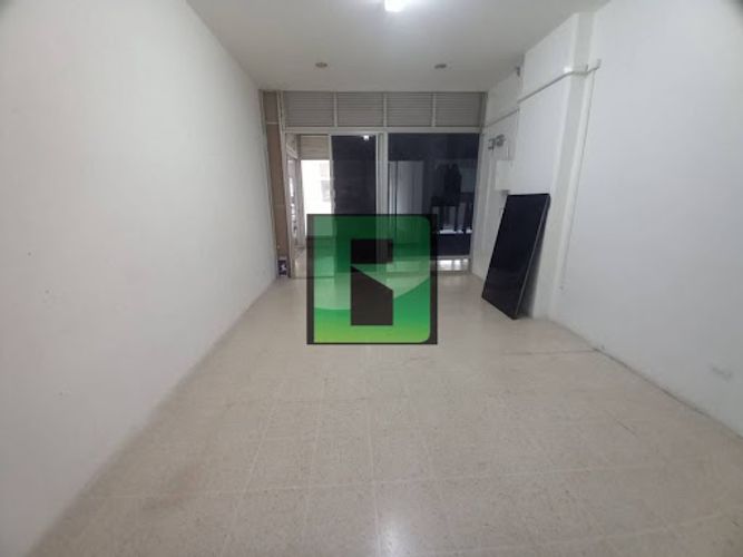 Local en arriendo en Manrique Central, Medellín, 22 m² · foto 2 de 5