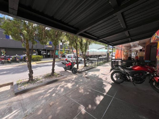 Local en arriendo en Conquistadores, Medellín, 80 m² · foto 10 de 11
