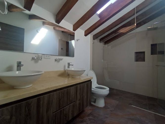 Casa de 3 alcobas en venta en El Porvenir, Rionegro, 210 m² · foto 21 de 24