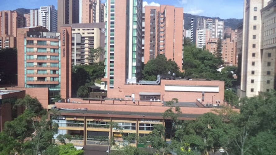 Oficina en arriendo en Milla De Oro, Medellín, 160 m² · foto 2 de 24