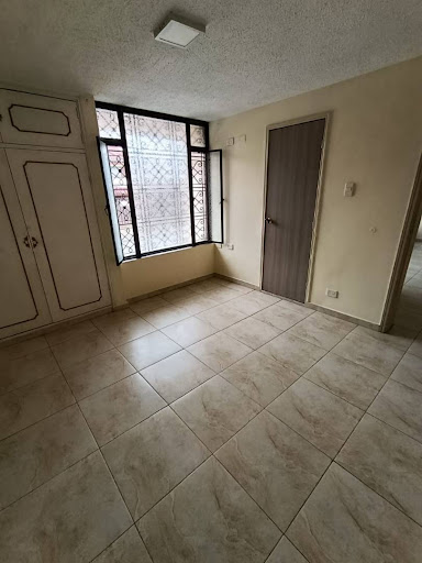 Casa en venta en Quinta Paredes, Bogotá · foto 9 de 24