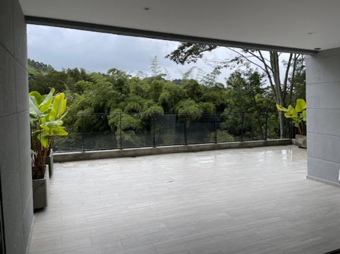 Apartamento de 2 alcobas en arriendo en Sajonia, Rionegro, 137 m² · foto 4 de 10