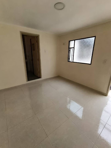 Casa en venta en Quinta Paredes, Bogotá · foto 11 de 24