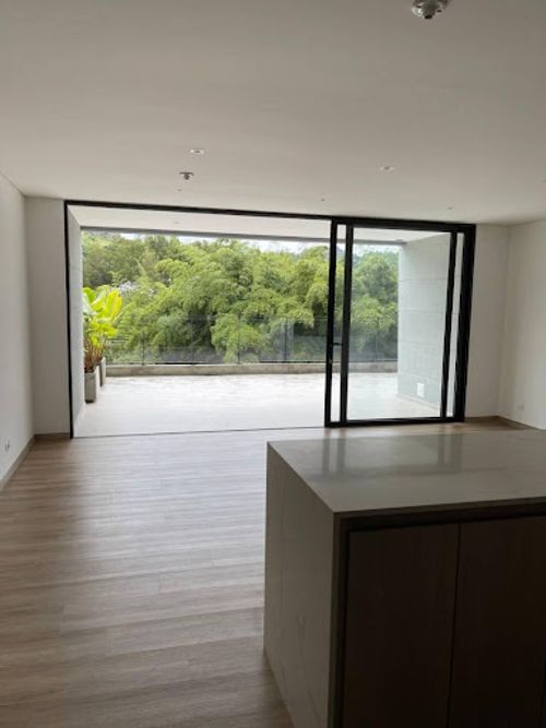 Apartamento de 2 alcobas en arriendo en Sajonia, Rionegro, 137 m² · foto 6 de 10