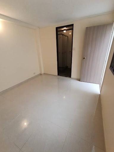 Casa en venta en Quinta Paredes, Bogotá · foto 14 de 24