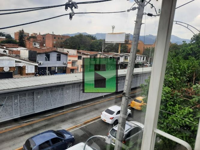 Oficina en arriendo en Rosales, Medellín, 45 m² · foto 3 de 11