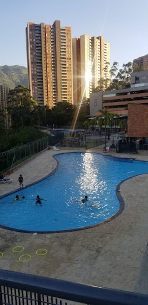 Apartamento de 2 alcobas en venta en La Navarra, Bello, 68 m² · foto 13 de 24