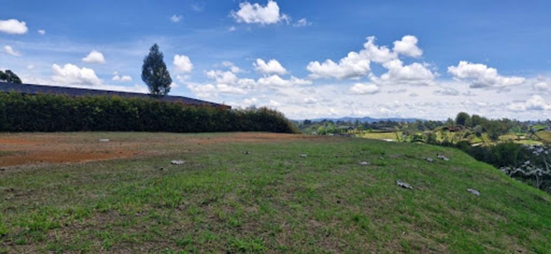 Lote en venta en Quirama, El Carmen de Viboral, 2527 m² · foto 3 de 8