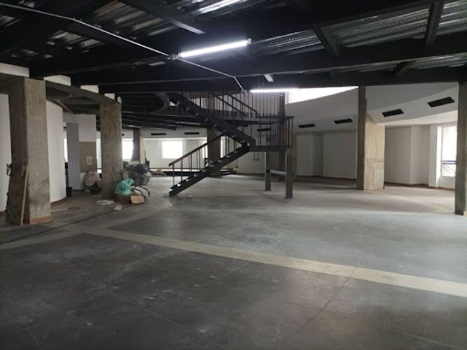 Oficina en arriendo en Oviedo, Medellín, 728 m² · foto 3 de 18