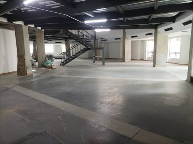 Oficina en arriendo en Oviedo, Medellín, 728 m² · foto 6 de 18