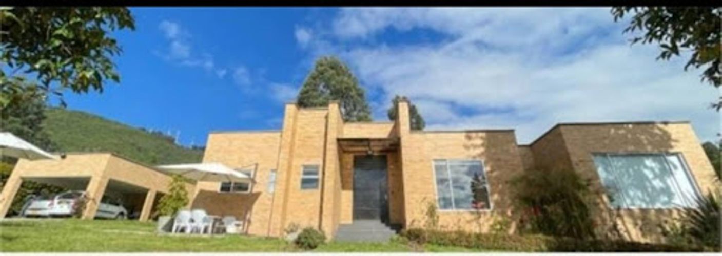 Casa de 5 alcobas en venta en Sector Centro, Tocancipá, 420 m² · foto 5 de 5