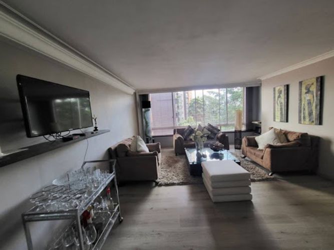 Apartamento de 3 alcobas en arriendo en Los Balsos, Medellín, 100 m² · foto 2 de 18