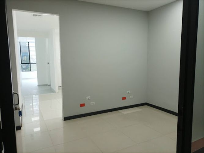 Local en arriendo en Oviedo, Medellín, 46 m² · foto 2 de 8
