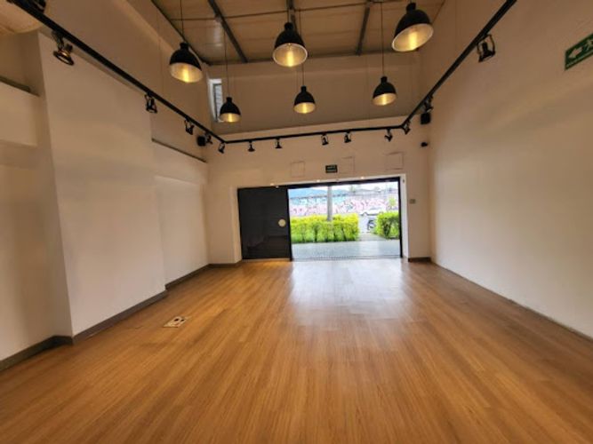 Local en arriendo en La Aguacatala, Medellín, 50 m² · foto 2 de 17