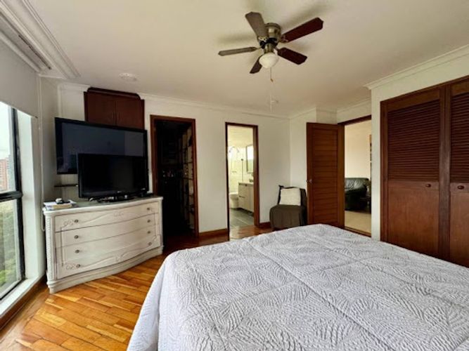 Apartamento de 3 alcobas en venta en Los Balsos, Medellín, 200 m² · foto 13 de 18