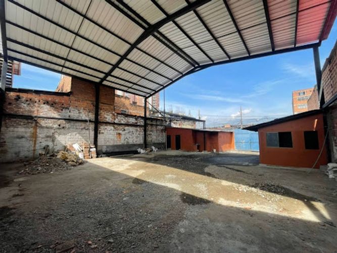 Bodega en arriendo en Naranjal, Medellín, 350 m² · foto 2 de 7