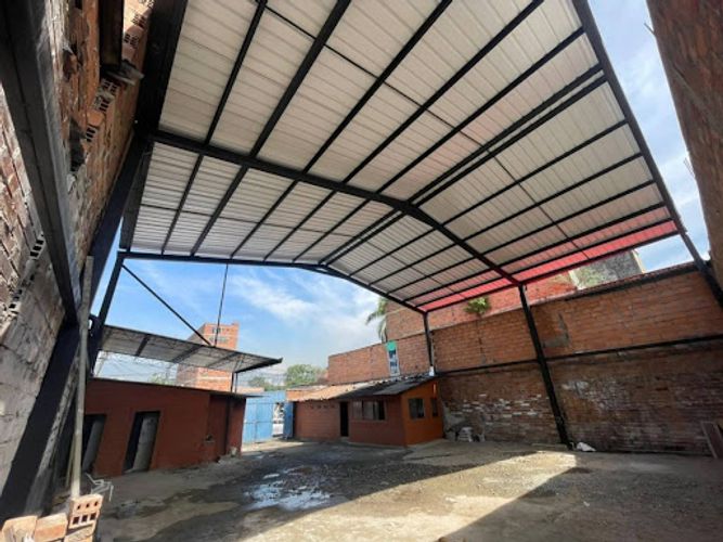 Bodega en arriendo en Naranjal, Medellín, 350 m² · foto 3 de 7