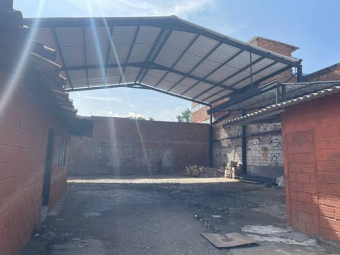 Bodega en arriendo en Naranjal, Medellín, 350 m² · foto 6 de 7
