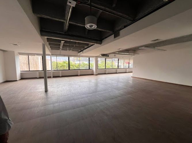 Oficina en arriendo en La Esmeralda, Itagüí, 287 m² · foto 2 de 19