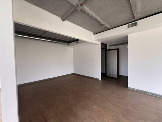 Oficina en arriendo en La Esmeralda, Itagüí, 287 m² · foto 5 de 19
