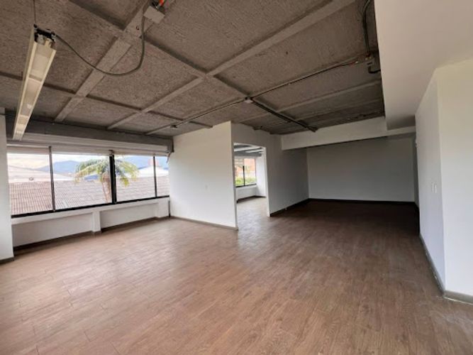 Oficina en arriendo en La Esmeralda, Itagüí, 287 m² · foto 6 de 19