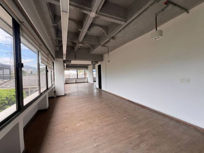 Oficina en arriendo en La Esmeralda, Itagüí, 287 m² · foto 14 de 19