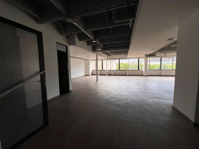 Oficina en arriendo en La Esmeralda, Itagüí, 287 m² · foto 16 de 19