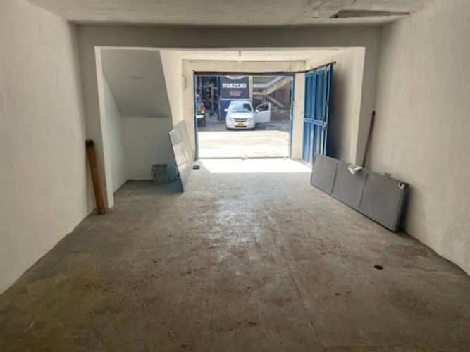 Bodega en arriendo en Naranjal, Medellín, 100 m² · foto 2 de 6