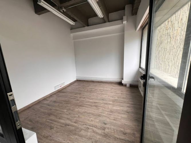 Oficina en arriendo en La Esmeralda, Itagüí, 379 m² · foto 6 de 21
