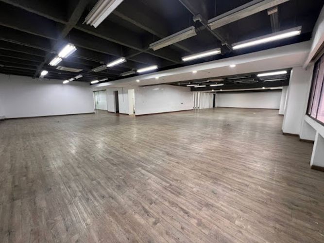 Oficina en arriendo en La Esmeralda, Itagüí, 379 m² · foto 10 de 21