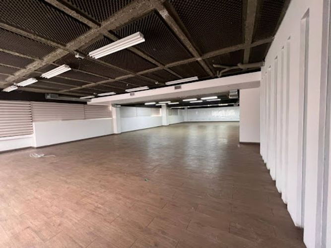 Oficina en arriendo en La Esmeralda, Itagüí, 379 m² · foto 14 de 21