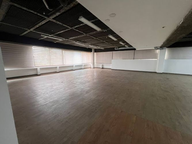 Oficina en arriendo en La Esmeralda, Itagüí, 379 m² · foto 15 de 21
