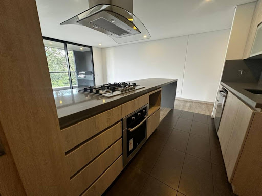 Apartamento en venta en Altos Del Poblado, Medellín · foto 6 de 24