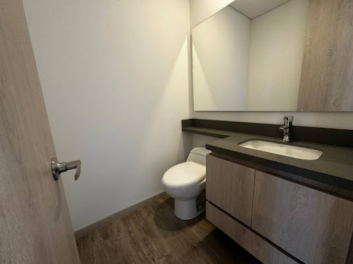 Apartamento en venta en Altos Del Poblado, Medellín · foto 23 de 24