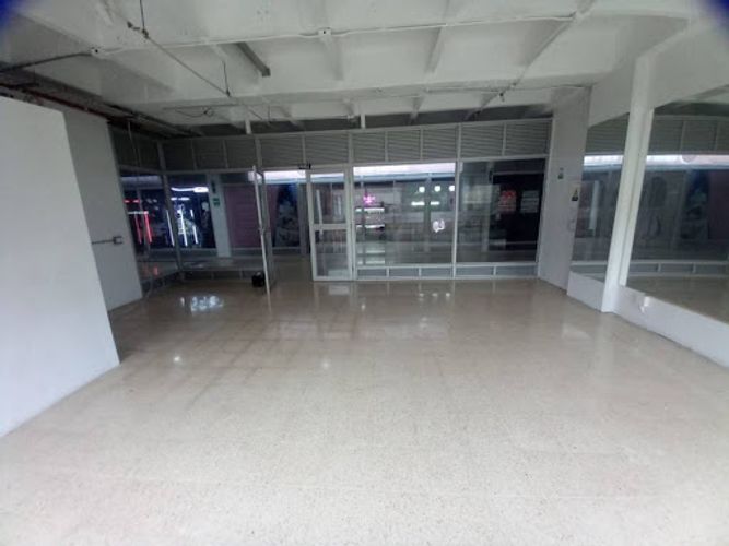 Local en arriendo en Manrique Central, Medellín, 45 m² · foto 5 de 9