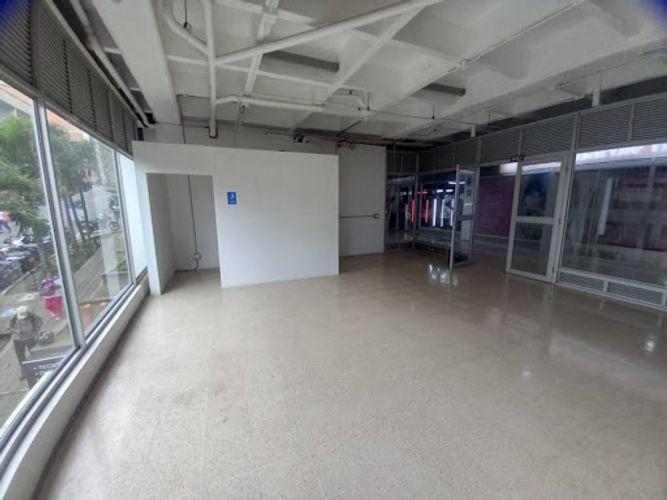 Local en arriendo en Manrique Central, Medellín, 45 m² · foto 8 de 9