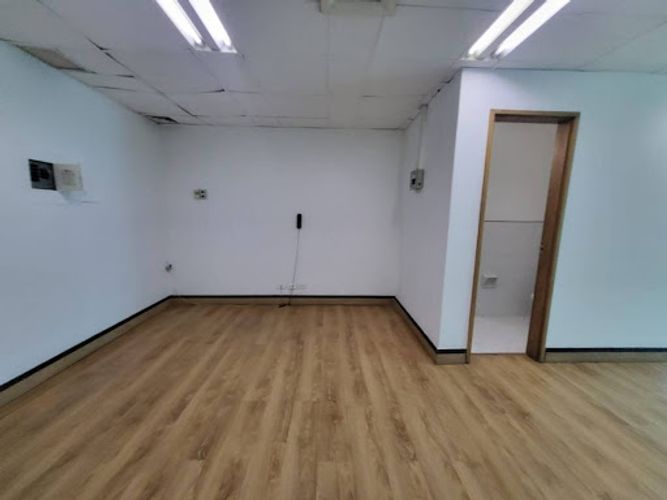 Oficina en arriendo en Milla De Oro, Medellín, 48 m² · foto 2 de 16